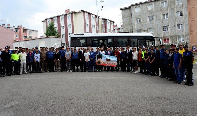 Vali Masatlı, Öğrencileri Çanakkale’ye uğurladı