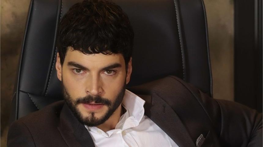 'Hercai'nin yıldızı Akın Akınözü’nün askerlik fotoğrafı olay oldu