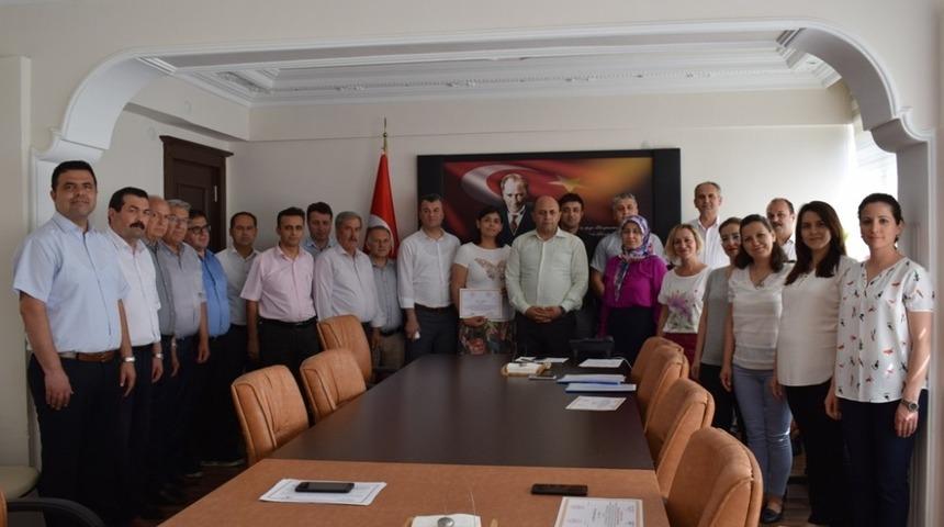 &Ccedil;ine&rsquo;de &rsquo;Beyaz Bayrak ve Beslenme Dostu Okul&rsquo; sertifika t&ouml;reni d&uuml;zenlendi