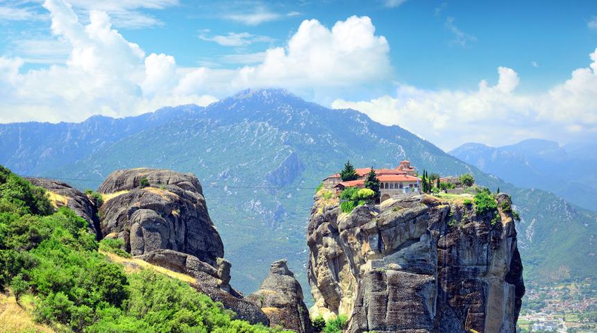 Yunanistan'ın g&ouml;ky&uuml;z&uuml;ne asılı şehri Meteora