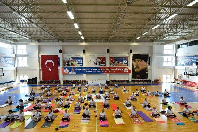 Muratpaşa’da Dünya Yoga Günü etkinliği