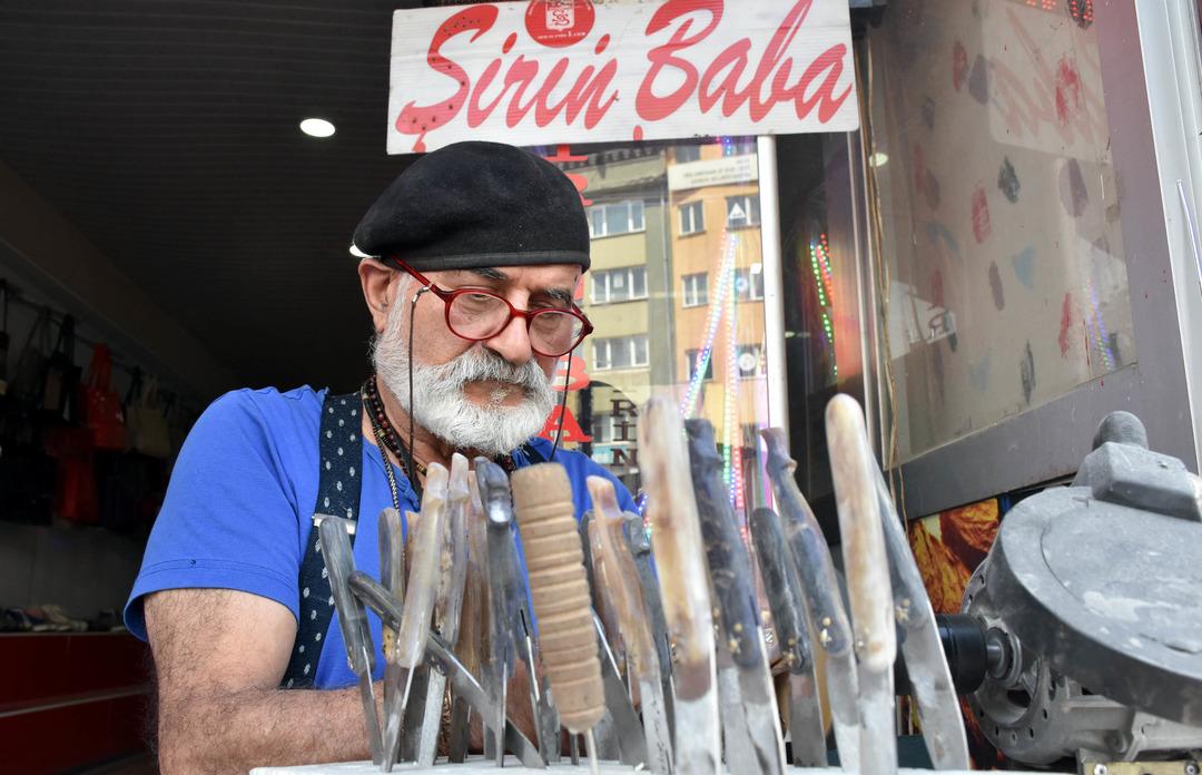 'Şirin Baba' &uuml;retiyor! Yurt dışından bile talep geliyor