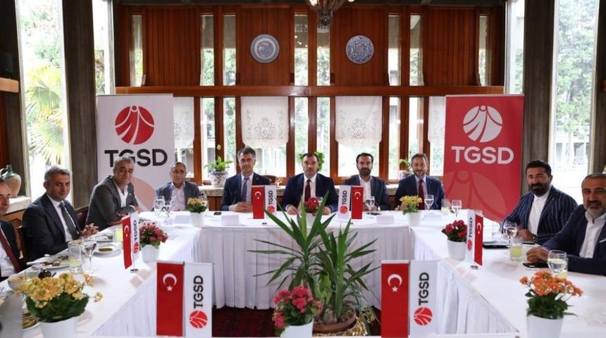 Elazığ&rsquo;dan &ouml;nemli tekstil adımı, yatırımı d&uuml;ş&uuml;nen 10 firmayla g&ouml;r&uuml;ş&uuml;ld&uuml;