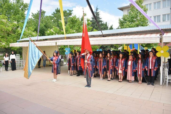 Eskişehir Tayfur Bayar Anadolu Lisesi’nin mezuniyet töreni coşkulu geçti G2