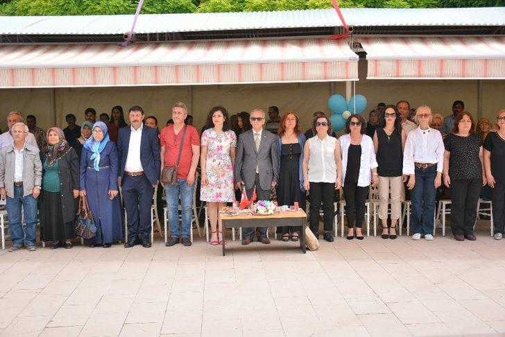 Eskişehir Tayfur Bayar Anadolu Lisesi’nin mezuniyet töreni coşkulu geçti G4