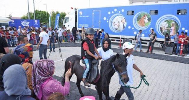 Mülteci çocuklar gönüllerince eğlendi