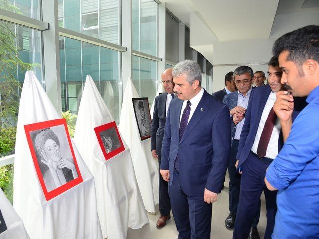 Halk Eğitim Merkezi, yıl sonu sergisine yoğun ilgi