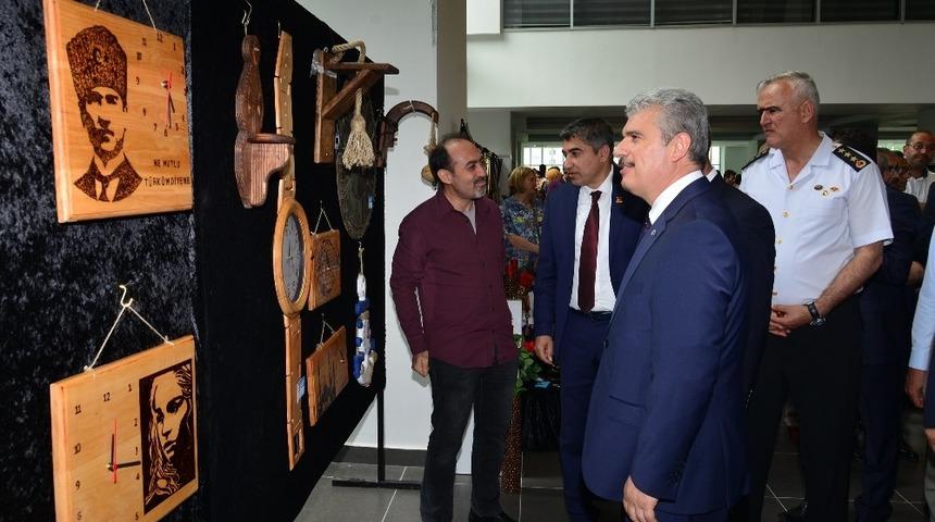 Halk Eğitim Merkezi, yıl sonu sergisine yoğun ilgi