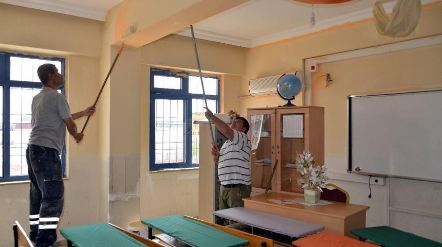 Akdeniz’de okul, cami, mezarlık ve türbelere bakım