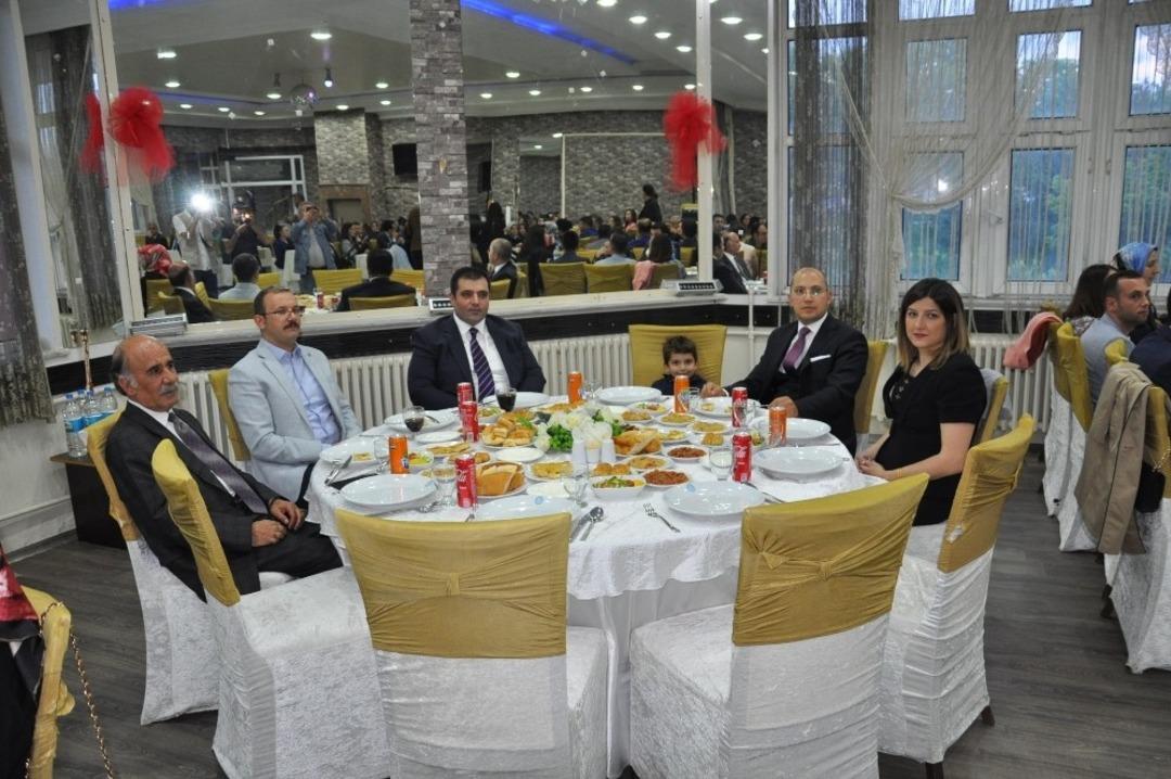 Kars&rsquo;ta hakim ve savcılar veda yemeğinde bir araya geldi