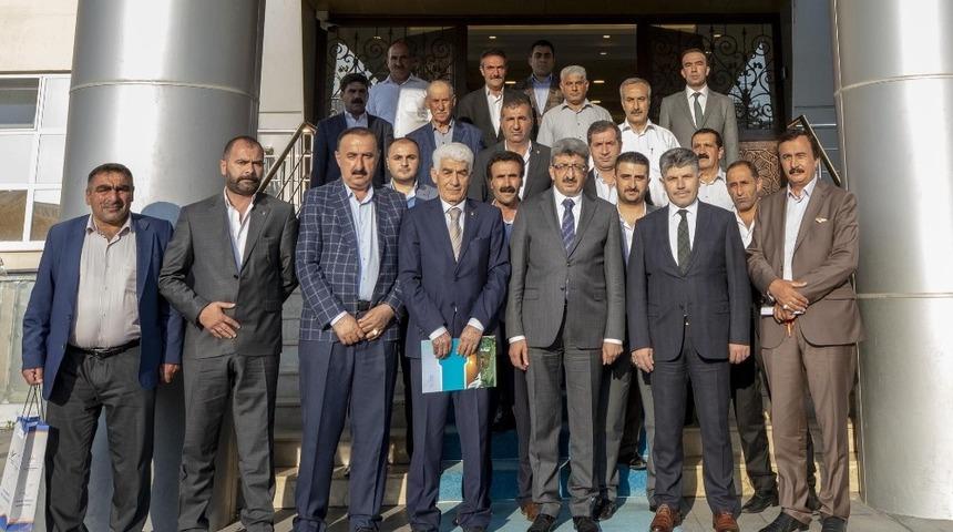 Başkale&rsquo;deki hak sahipleri tapularını aldı