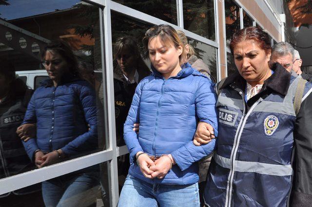 4 akademisyenin katili, ilk duruşmada başını duvara vurup hakaretler yağdırdı 3