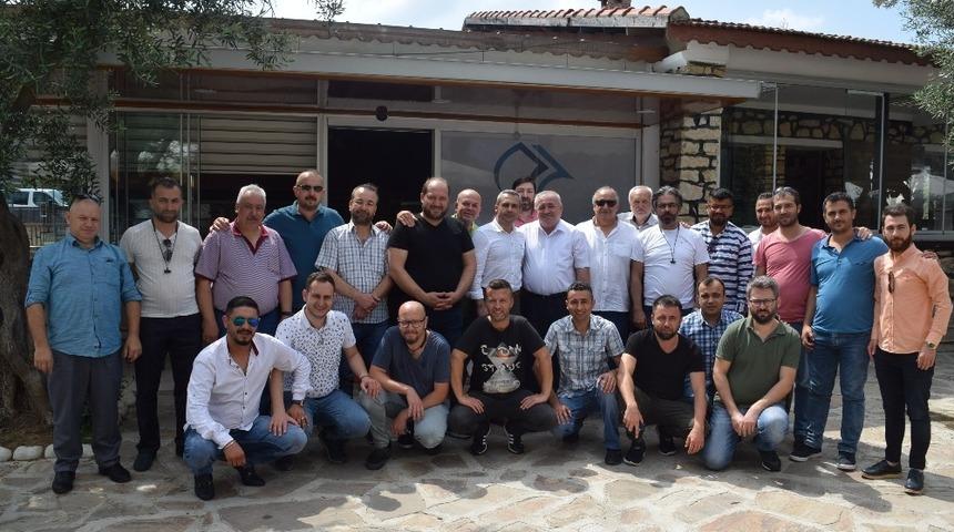 Aliağalı berberler kahvaltıda buluştu