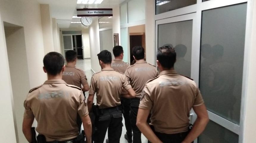 Bek&ccedil;iler hastaya kan vermek i&ccedil;in seferber oldu