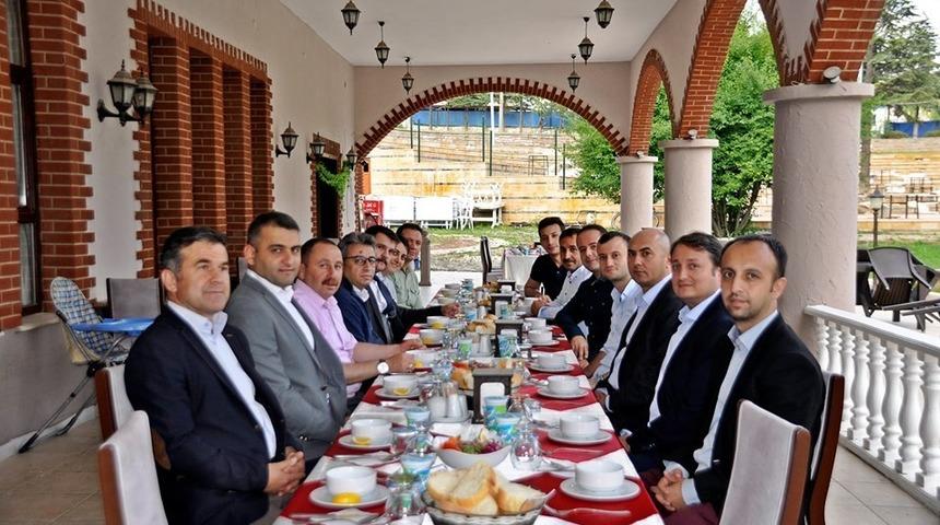 Tayinleri &ccedil;ıkan başsavcı ve jandarma komutanına veda yemeği