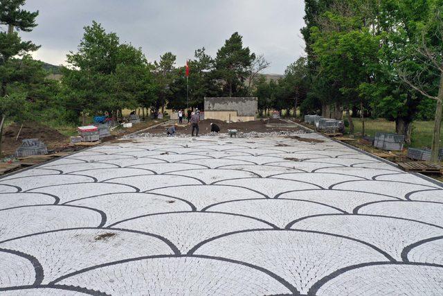 Sivas'ta 'İlk Adım Anıtı', yeni görünüme kavuşuyor