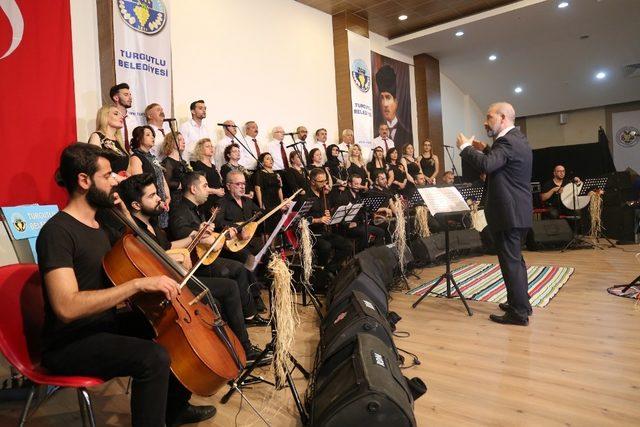 Turgutlu’da halk müziği ziyafeti