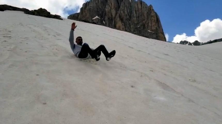 Erzincan'da haziran ayında kayak keyfi