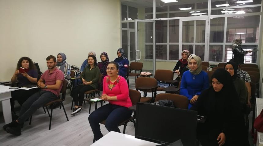 Nevşehirliler sağlıklı iletişimin kapılarını bur kursla aralıyor