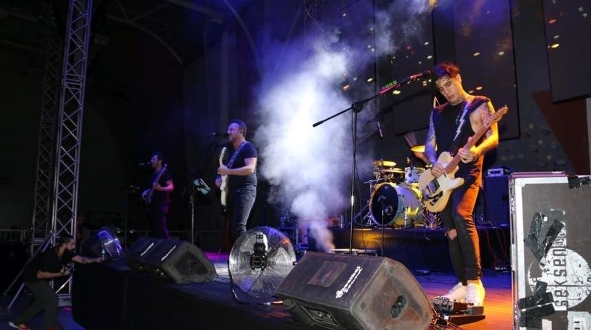 Grup Seksend&ouml;rt NEV&Uuml;&rsquo;de sahne aldı