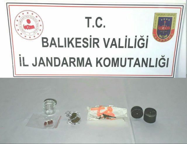 Balıkesir'de uyuşturucu ticaretine 2 gözaltı