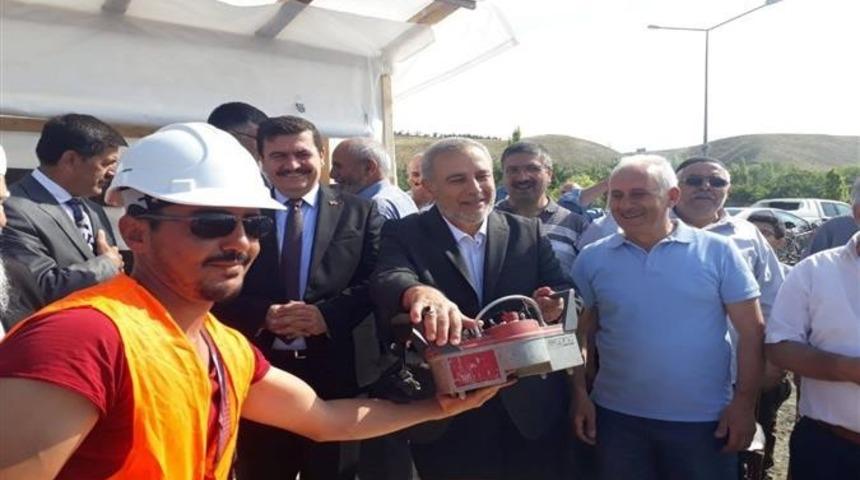 H&acirc;ce Muhammed Nayir Camisinin temeli dualarla atıldı