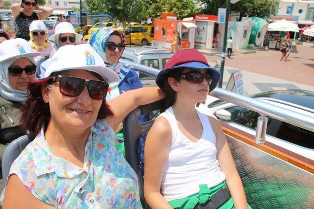 İstanbul&rsquo;dan Didim&rsquo;e tatile gelen engelliler g&ouml;n&uuml;llerince bir g&uuml;n ge&ccedil;irdi 1