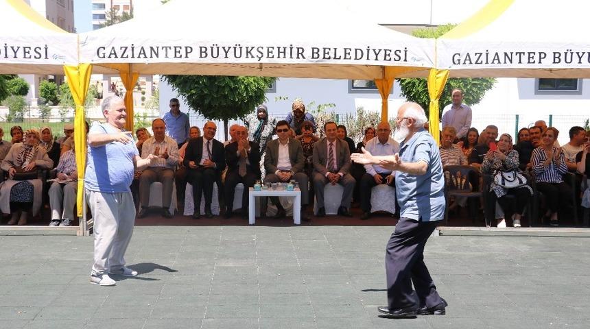 Alzheimer hastaları profesyonel dans&ccedil;ıları aratmadı