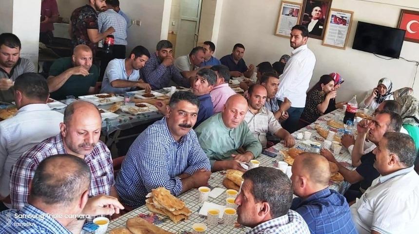 Başkan Çetin, temizlik personeliyle yemekte bir araya geldi