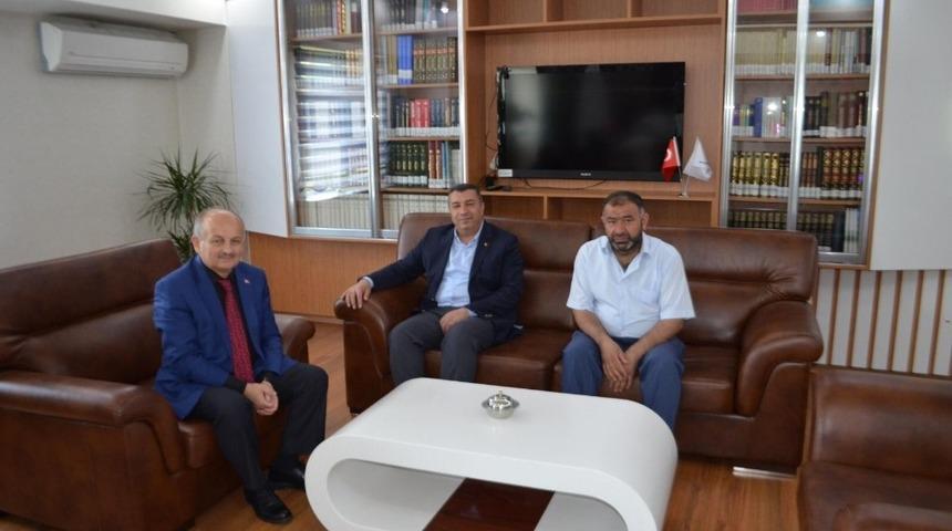 Özcan’dan Müftü Veysel Işıldar’a ziyaret