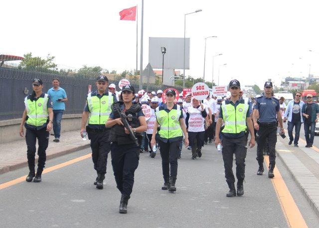 Emek ve Adalet Yürüyüşü’nde sendikalılar CHP Genel Merkezi’ne yaklaştı