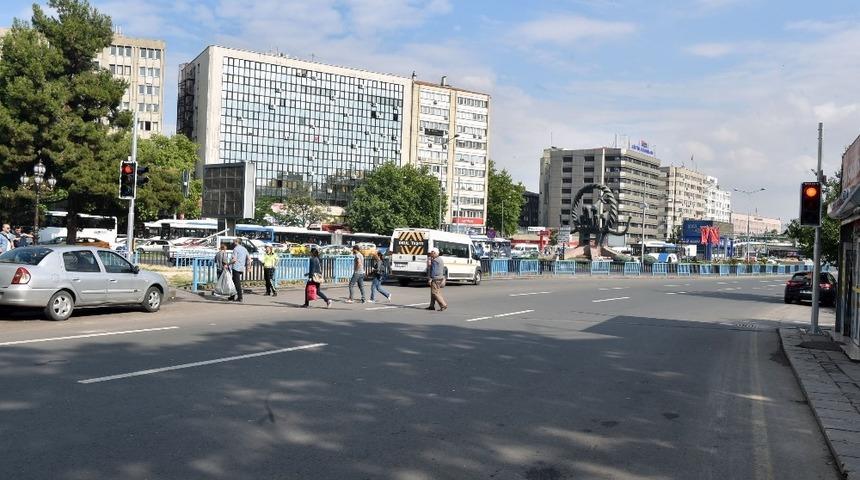 B&uuml;y&uuml;kşehir eskiyen &uuml;st ge&ccedil;itleri kaldırıyor