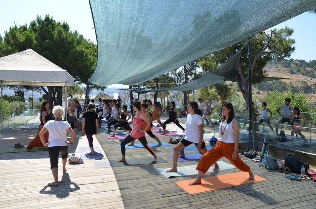 Dünya Yoga Günü Güvercinada’da kutlandı