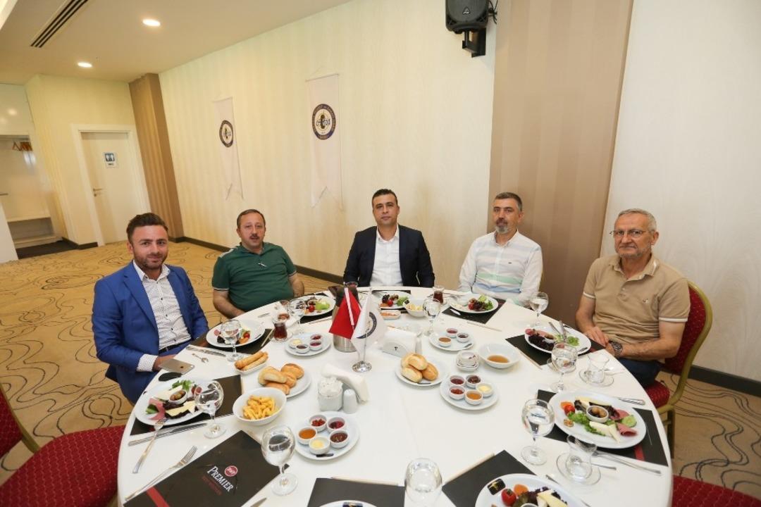 SATSO 12. Meslek Komitesi &uuml;yeleri istişare toplantısında bir araya geldi