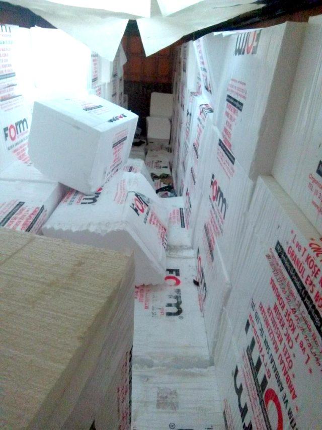 TIR dorsesinde KKTC ye gitmeye &ccedil;alışan ka&ccedil;ak g&ouml;&ccedil;menler yakalandı 2