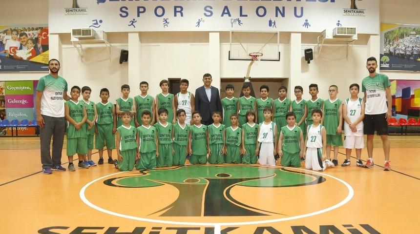 &Ccedil;ocuklardan basketbola b&uuml;y&uuml;k ilgi