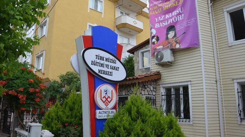 Altıeyl&uuml;l Sanat merkezinin yaz kursları başladı