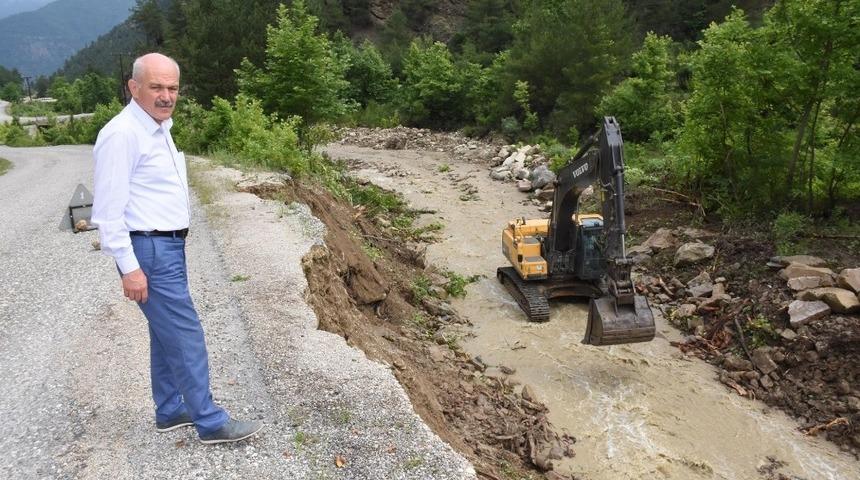 Uzun, zarar gören köy yollarını inceledi
