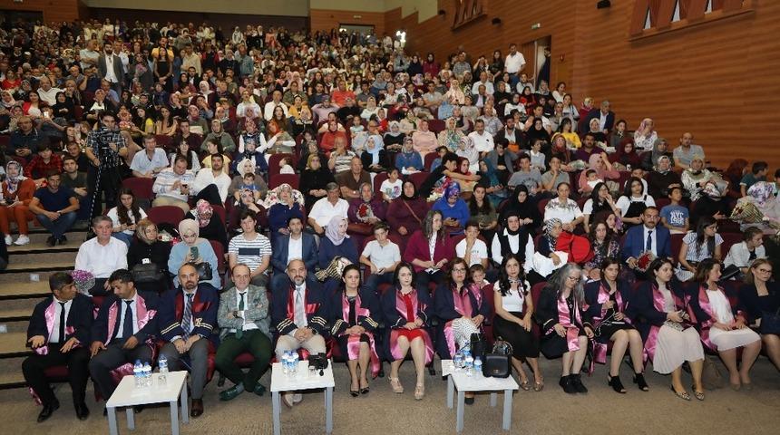 ER&Uuml; Halil Bayraktar Sağlık Hizmetleri MYO, Yeni Mezunlarını Verdi