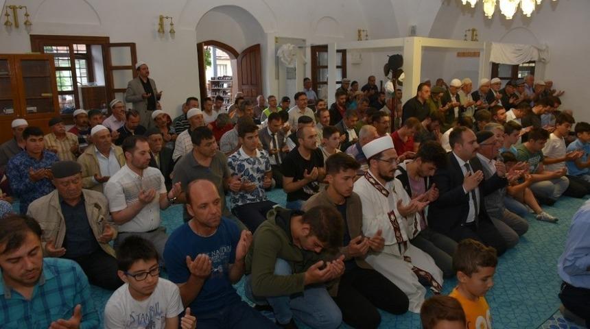 İn&ouml;n&uuml; Sultan Al&acirc;eddin Camii cemaatinden ş&uuml;k&uuml;r duası