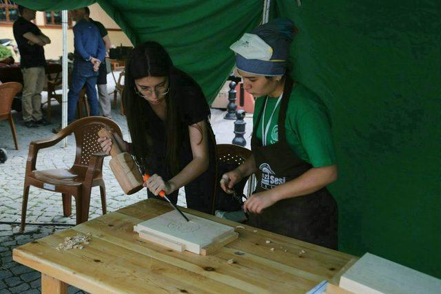 Ahşap Heykel Festivali dolu dolu geçiyor