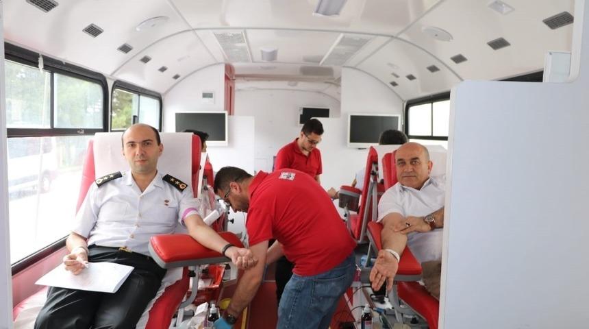 Jandarmadan Kızılaya kan bağışı