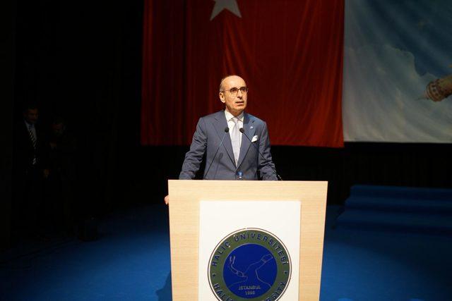 Hali&ccedil; &Uuml;niversitesi&rsquo;nde 18&rsquo;inci mezuniyet coşkusu 2