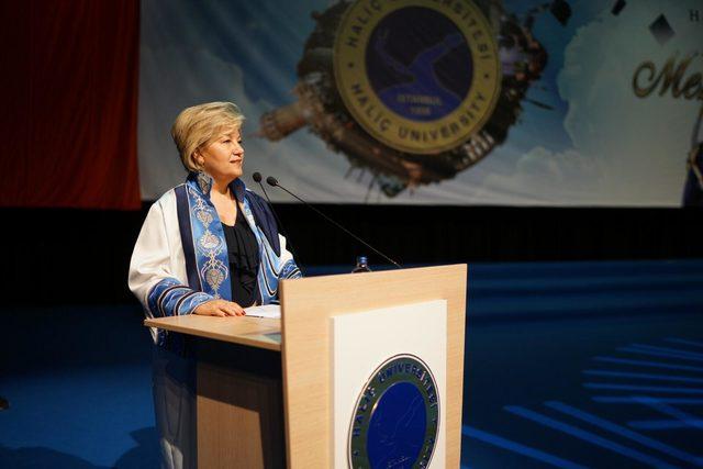 Hali&ccedil; &Uuml;niversitesi&rsquo;nde 18&rsquo;inci mezuniyet coşkusu 3