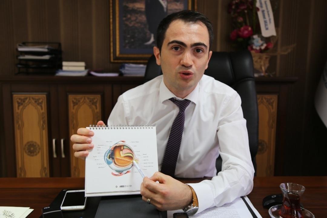 Sağlık M&uuml;d&uuml;r&uuml;nden başarılı katarakt ameliyatı