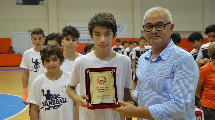 THF Minikler Turnuvası Kuşadası’nda yapıldı
