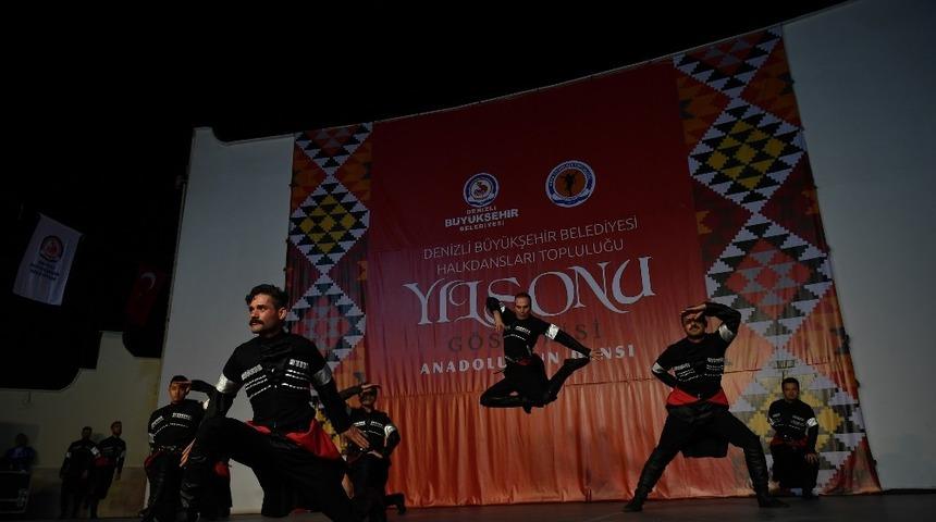 Halk oyunları g&ouml;sterimi geleneksel hale geldi