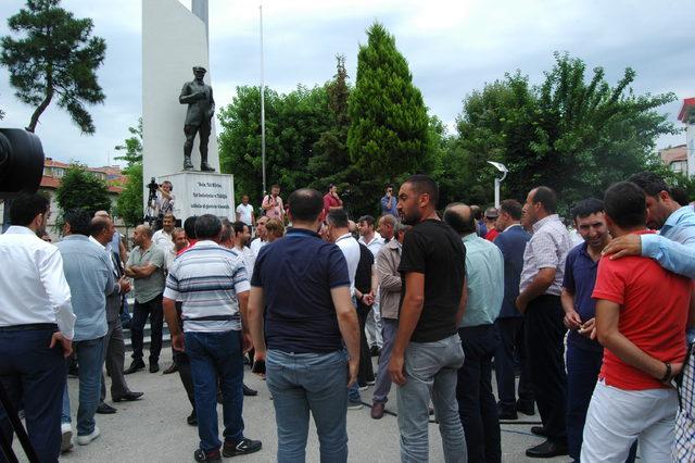 Emlakçılardan belediyeye protesto