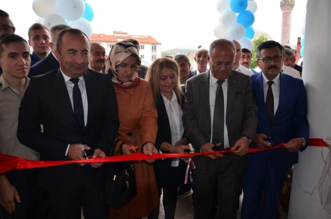 İskilip halk eğitimin yılsonu sergisi g&ouml;z kamaştırdı