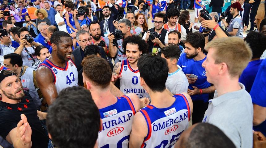 Anadolu Efes Brock Motum ile yolların ayrıldığını açıkladı